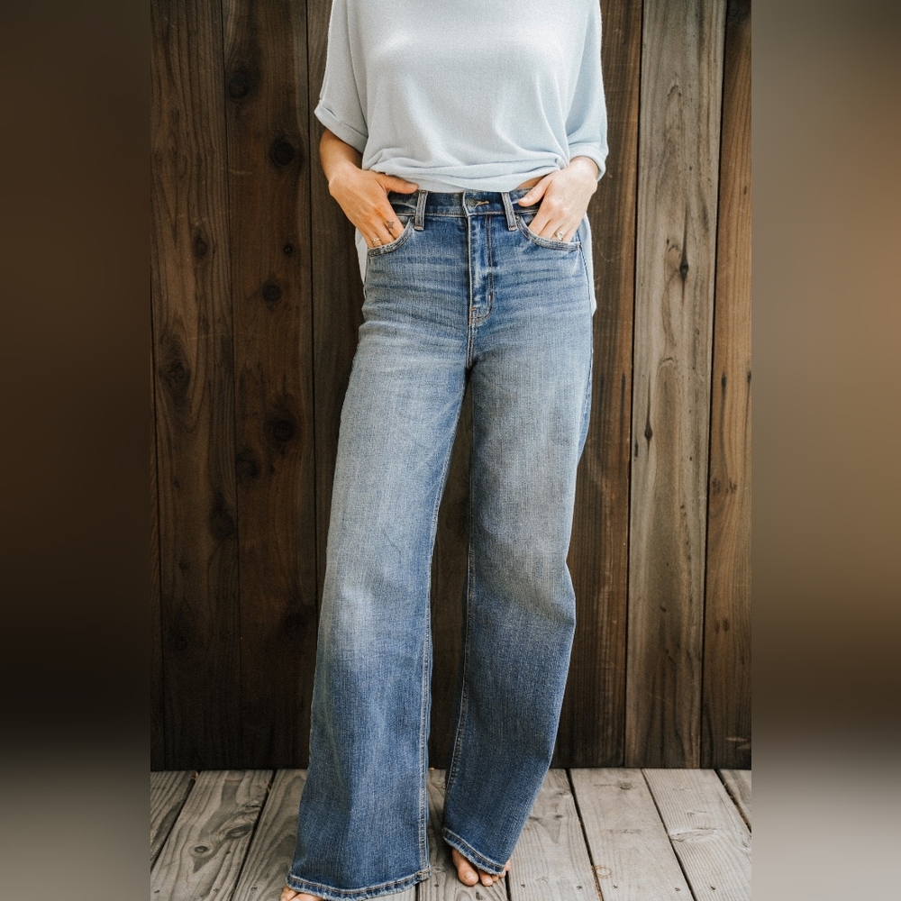 NWT Carly Jeans Los Angeles Holland Wide Leg Jeans Size 9 In Medium Wash